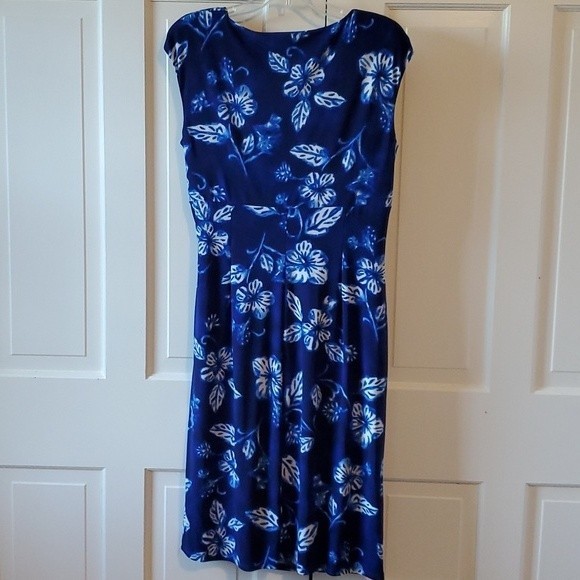 LAUREN RALPH LAUREN BLUE WHITE FLORAL STRETCH KNIT V-NECK RUCHED DRESS SIZE 12 - Picture 6 of 12